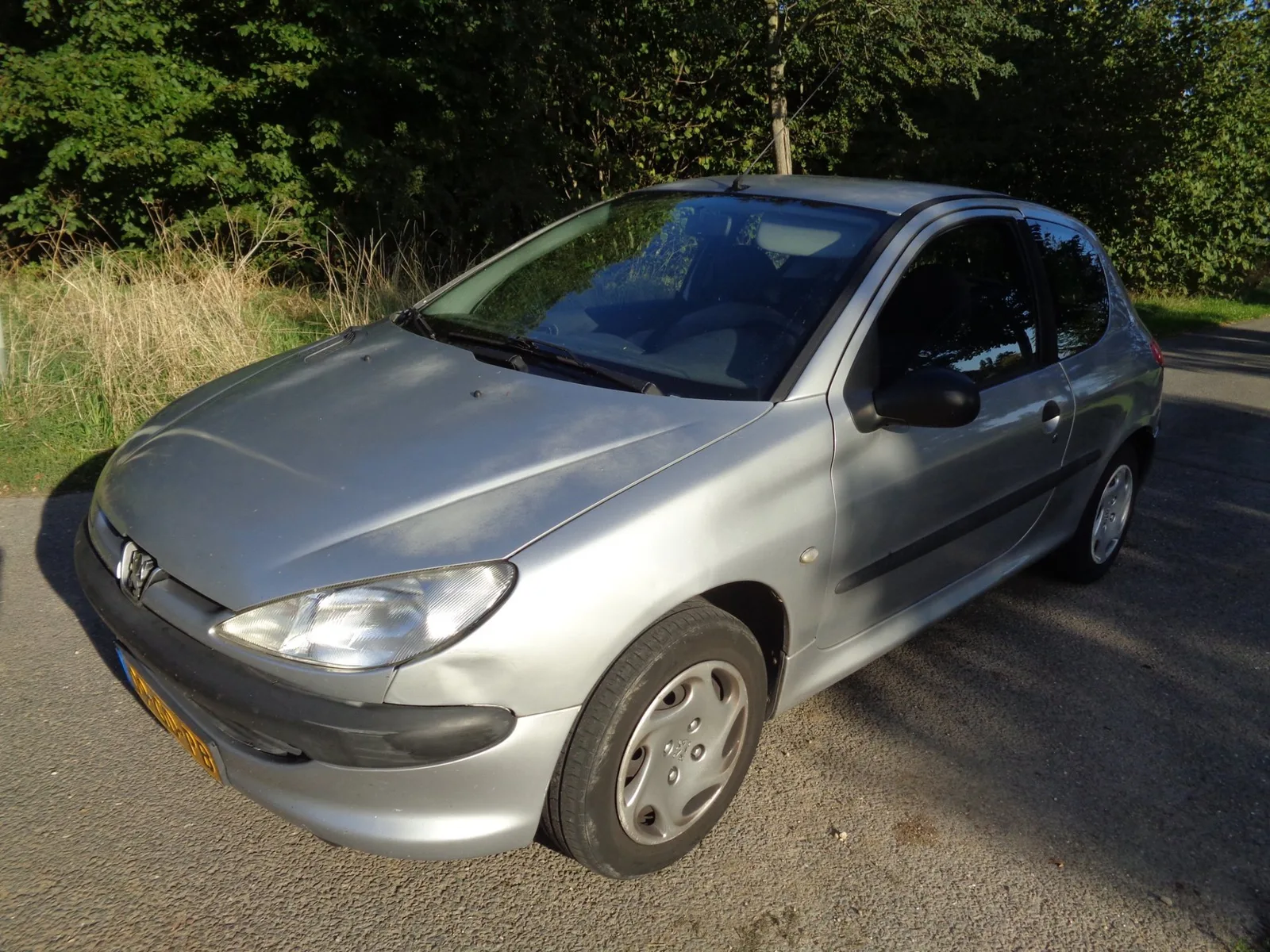 Peugeot 206 (2000) — foto 1