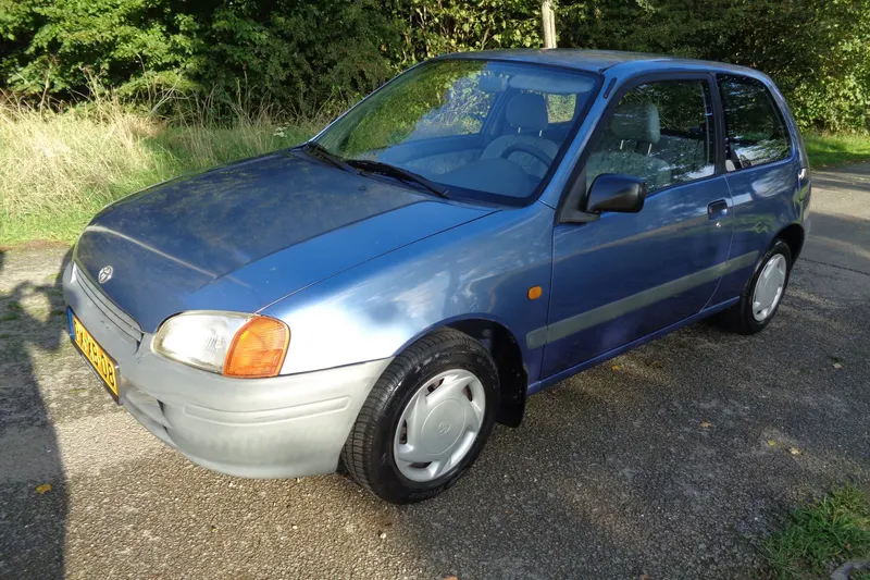 Toyota Starlet (1996)