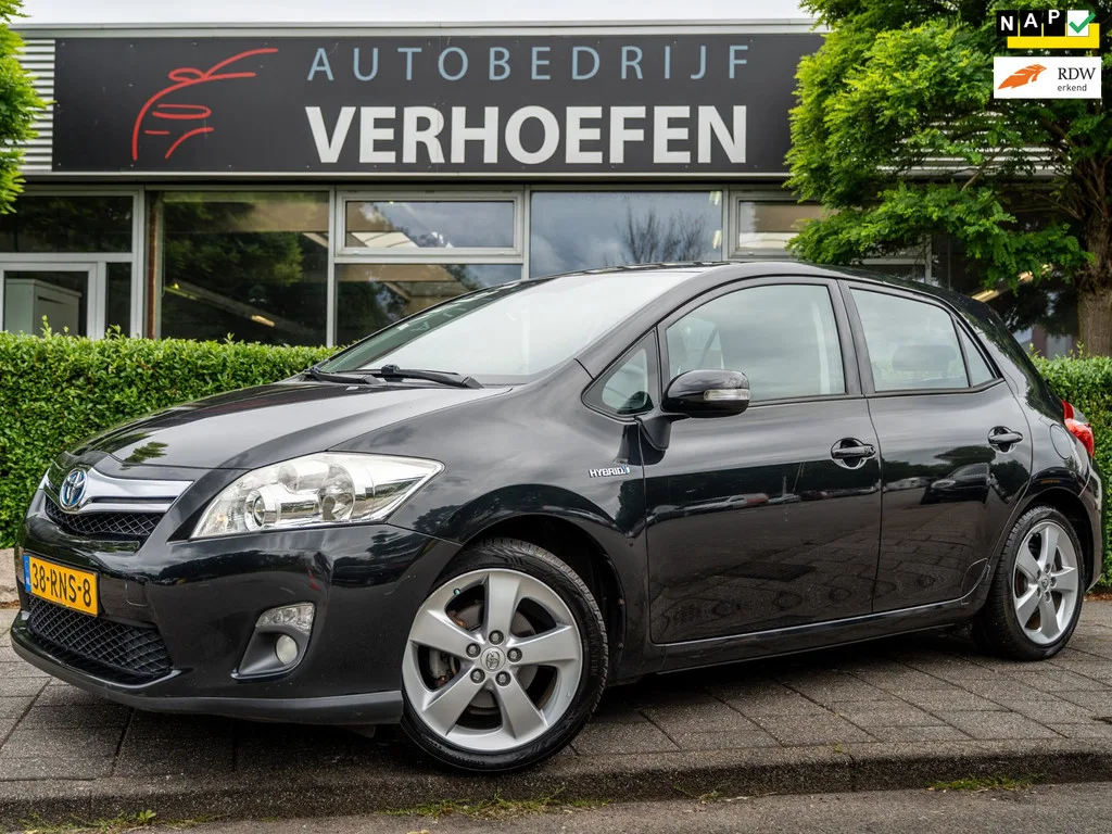 Toyota Auris (2011) — foto 1