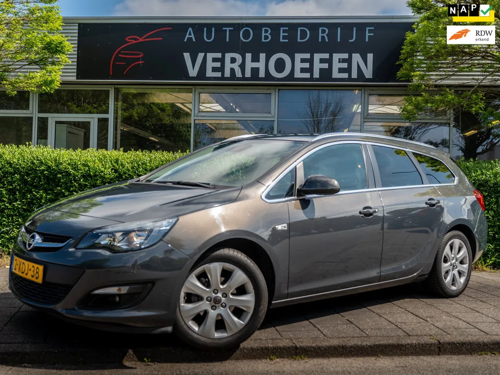 Opel Astra (2014) — foto 1