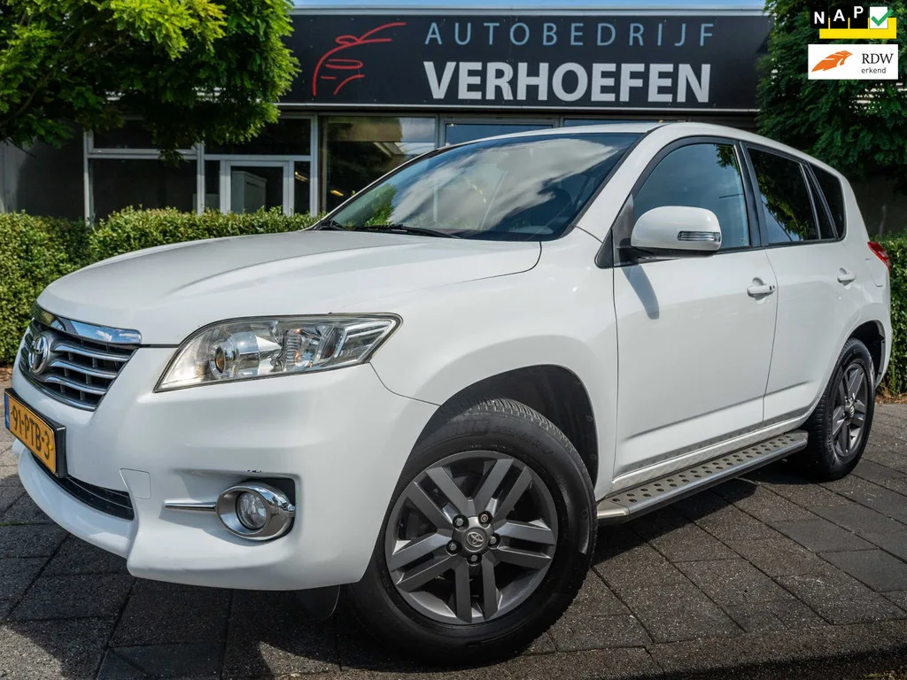 Toyota RAV4 (2011) — foto 1