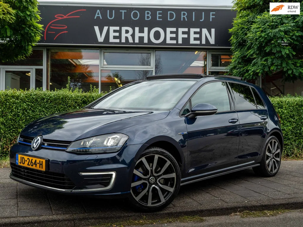 Volkswagen Golf (2015) — foto 1