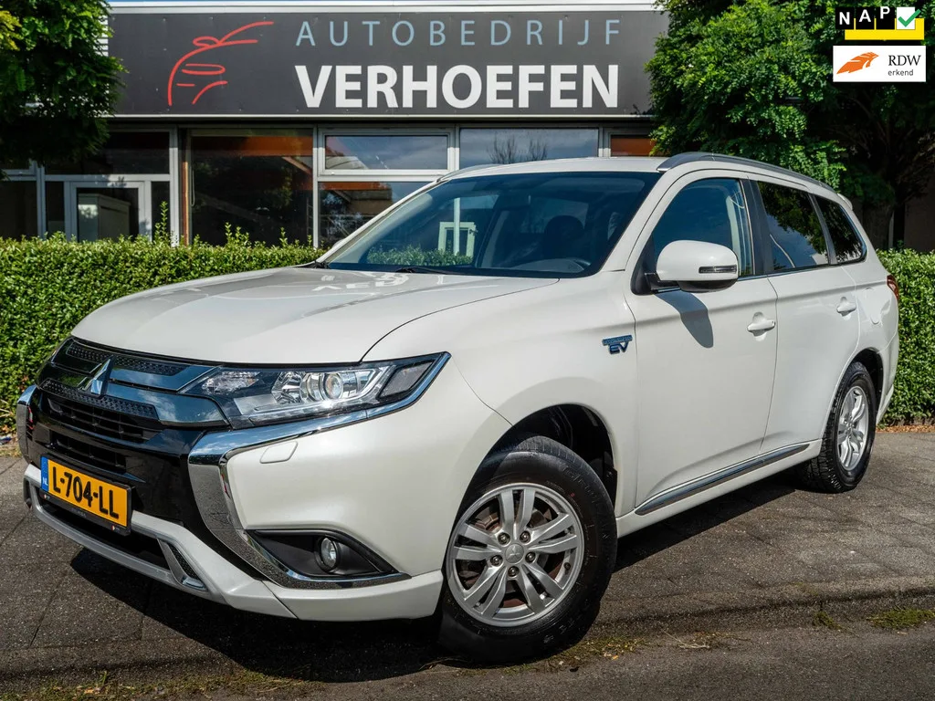 Mitsubishi Outlander (2021) — foto 1