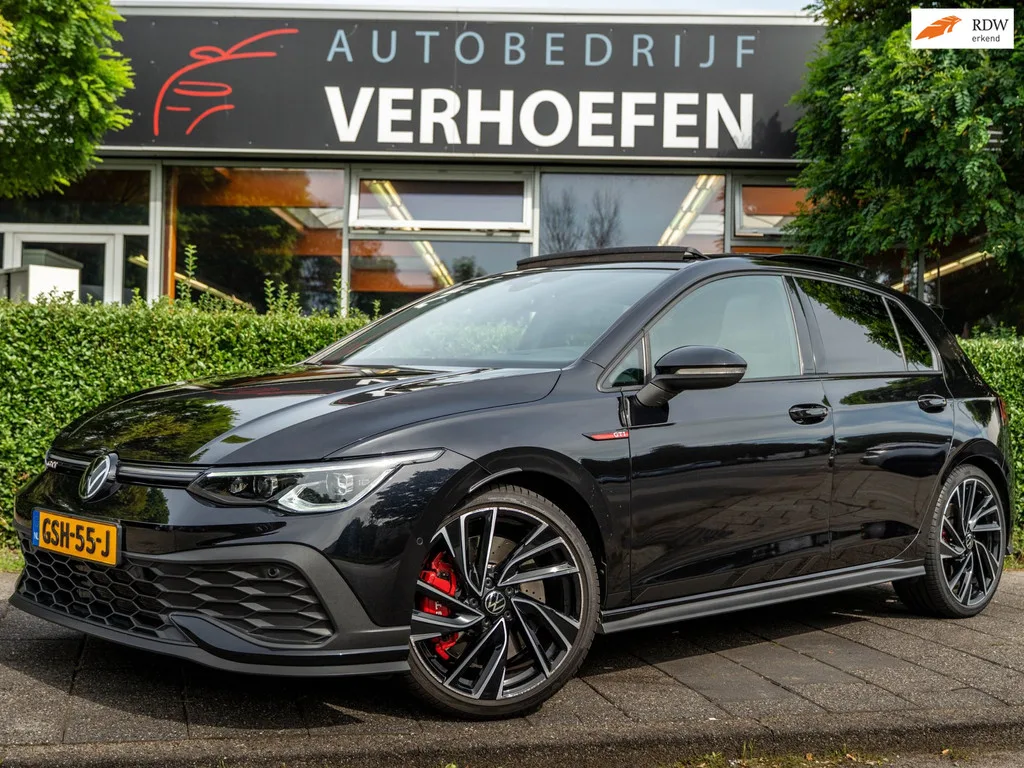 Volkswagen Golf (2023) — foto 1