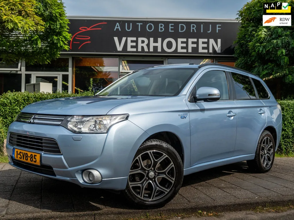 Mitsubishi Outlander (2013) — foto 1