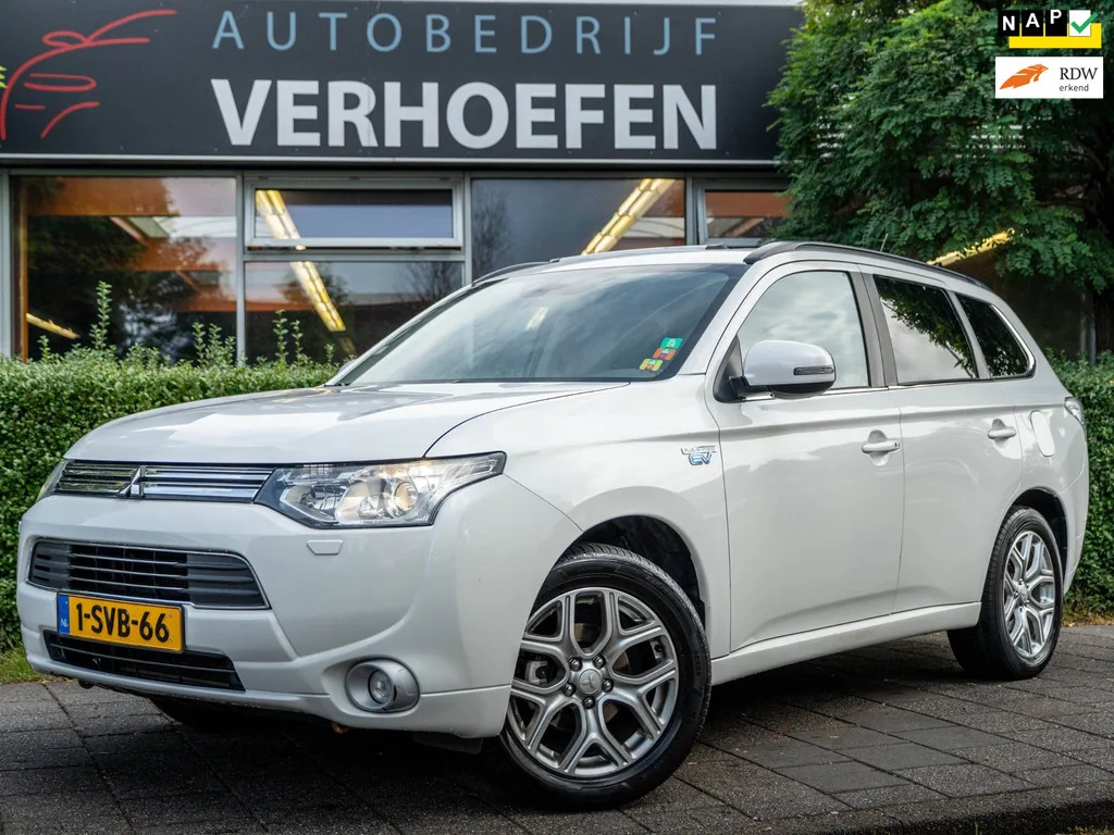 Mitsubishi Outlander (2013) — foto 1