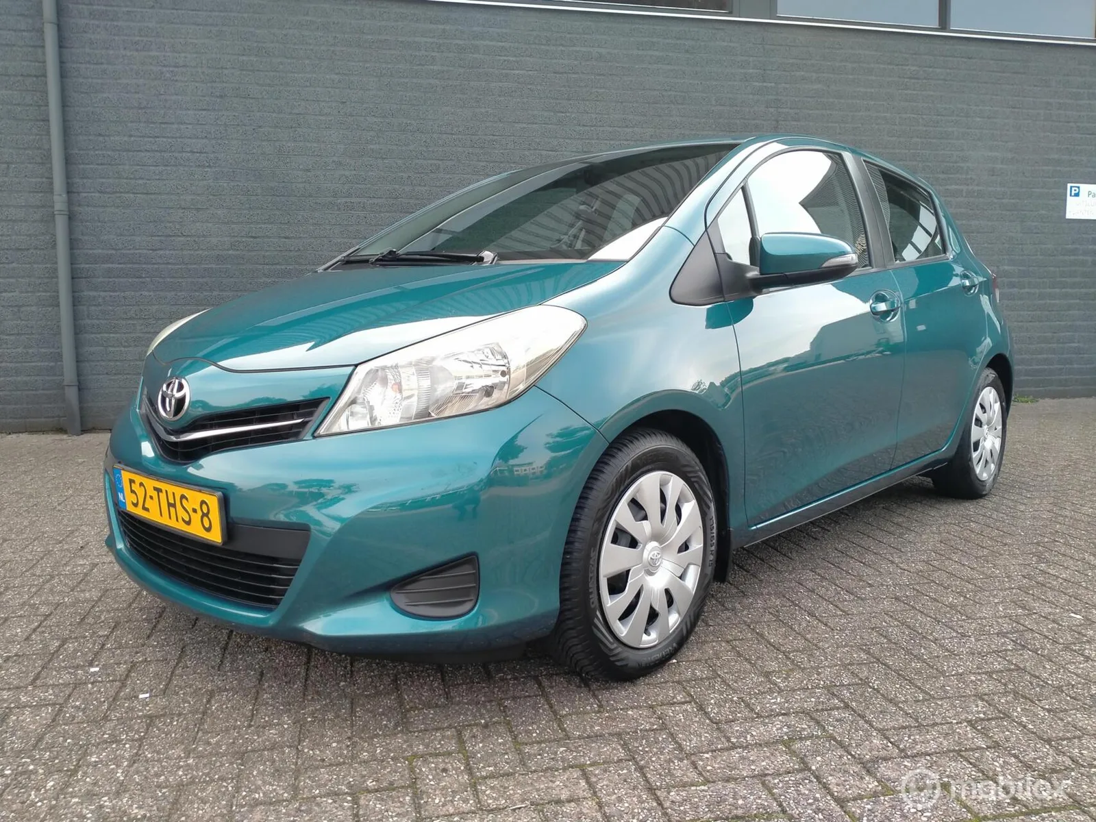 Toyota Yaris (2012) — foto 1