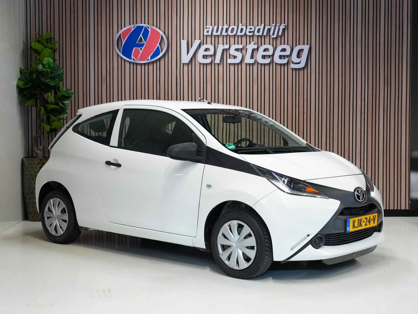 Toyota Aygo (2017) — foto 1