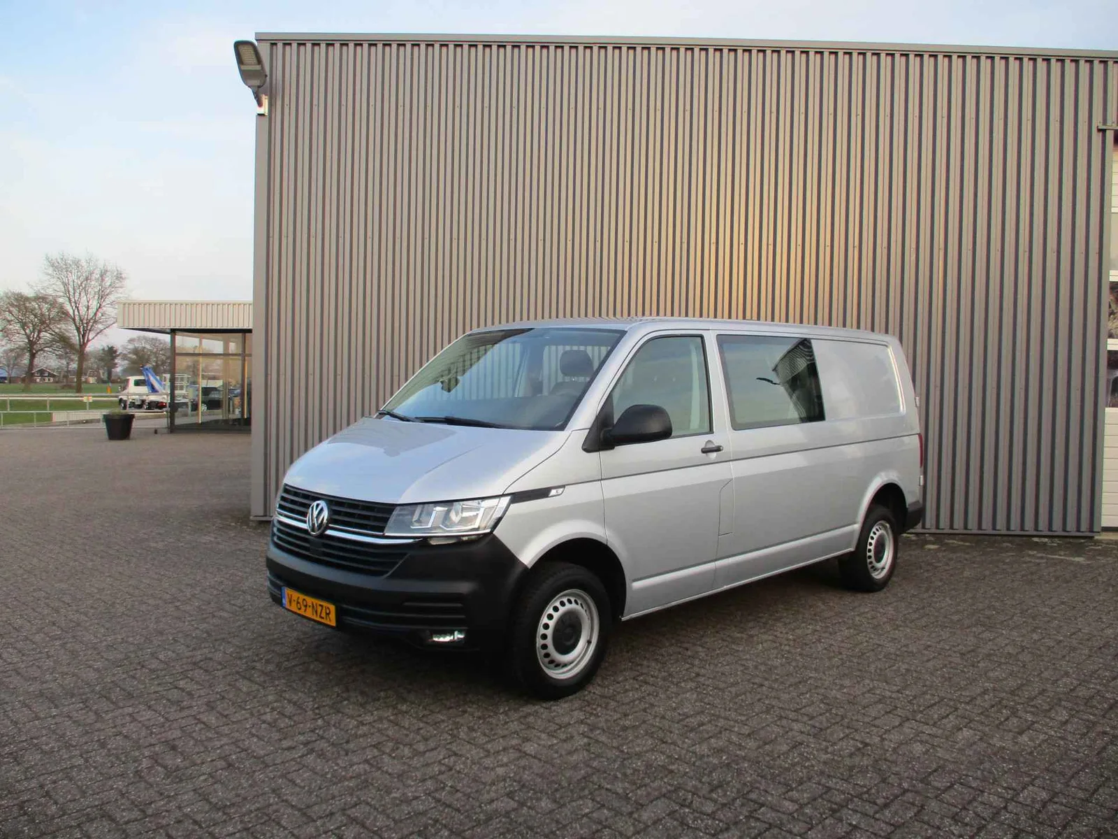 Volkswagen Transporter (2021) — foto 1