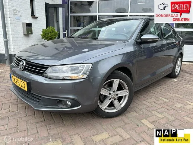 Volkswagen Jetta (2013) — foto 1