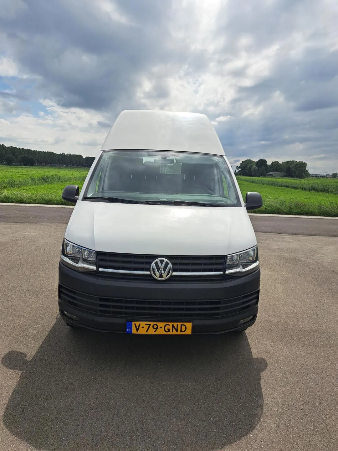 Volkswagen Transporter (2016) — foto 1