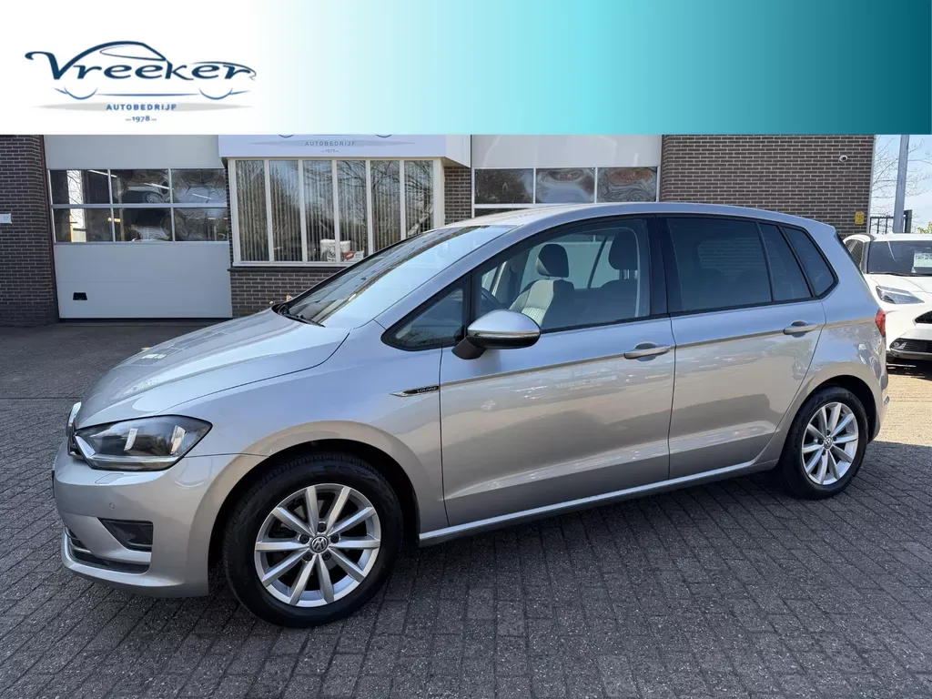 Volkswagen Golf Sportsvan (2015) — foto 1
