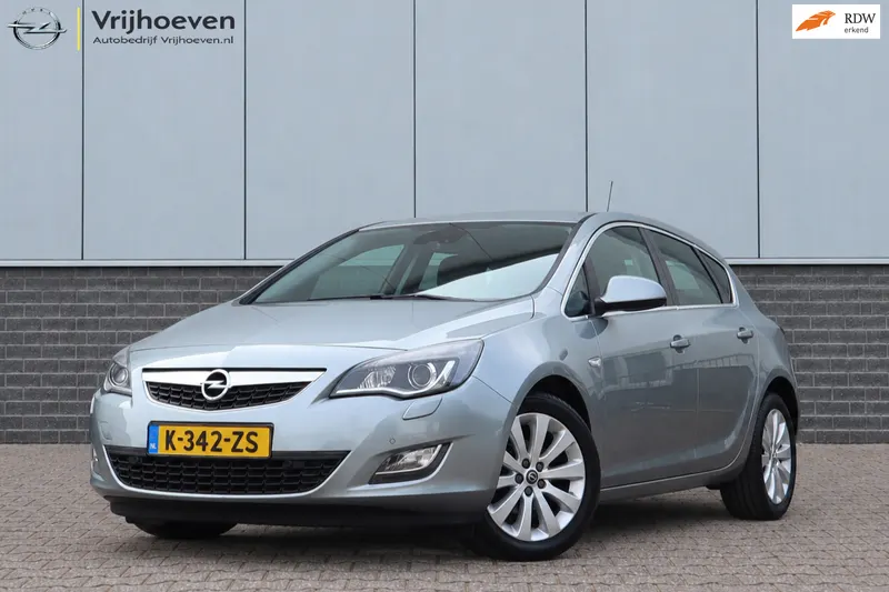Opel Astra (2012)