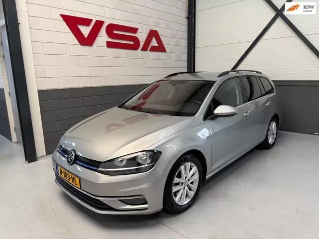 Volkswagen Golf (2019) — foto 1