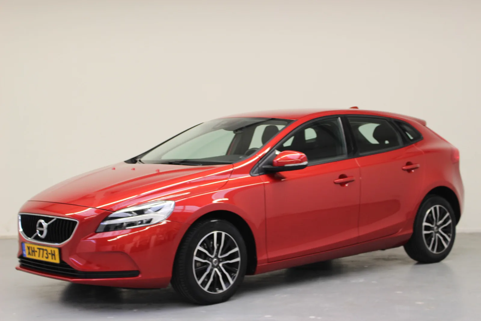 Volvo V40 (2019) — foto 1