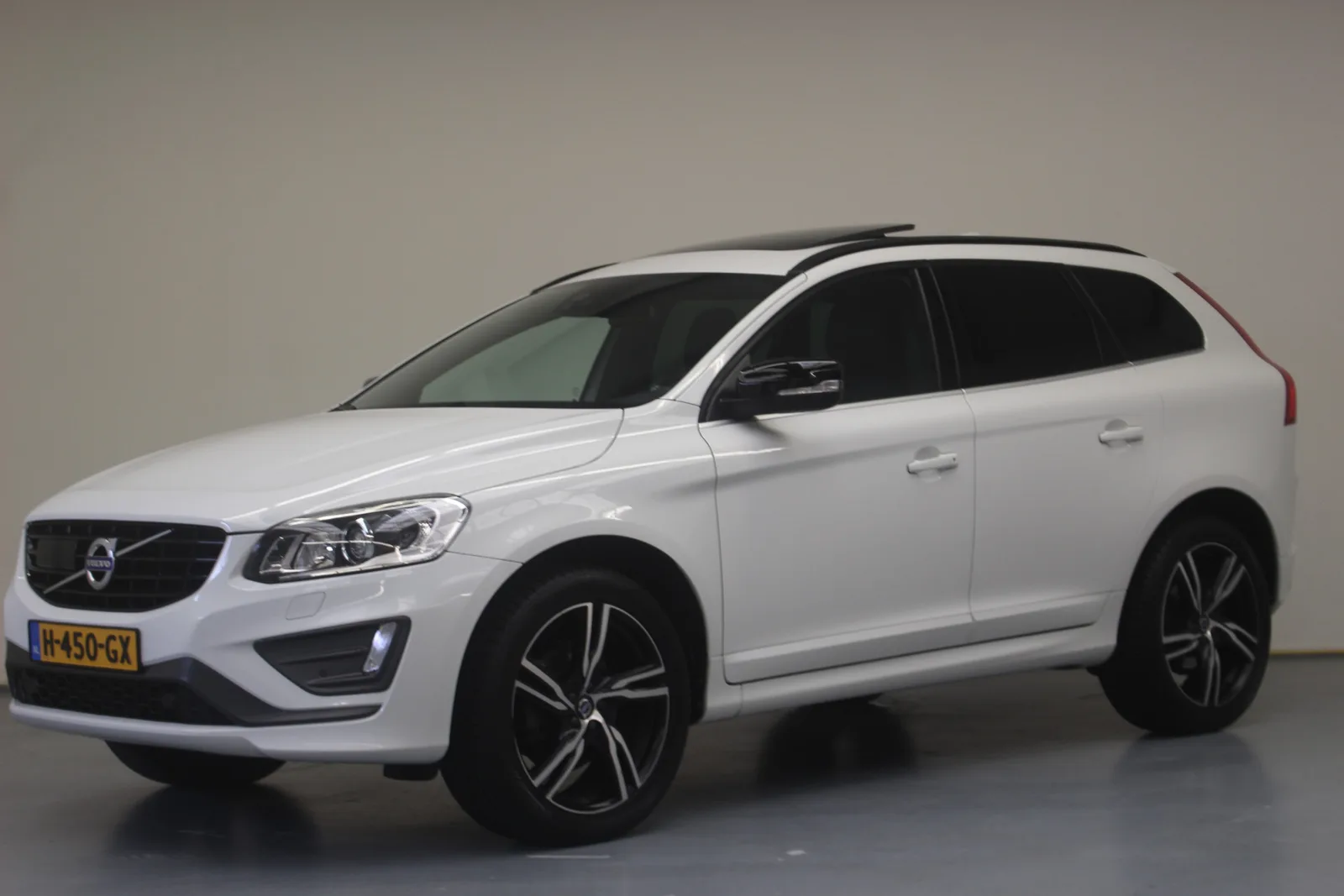 Volvo XC60 (2017) — foto 1