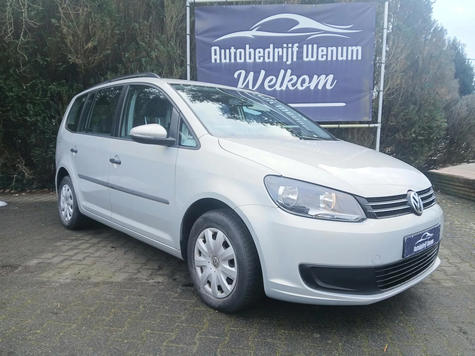 Volkswagen Touran (2011) — foto 1