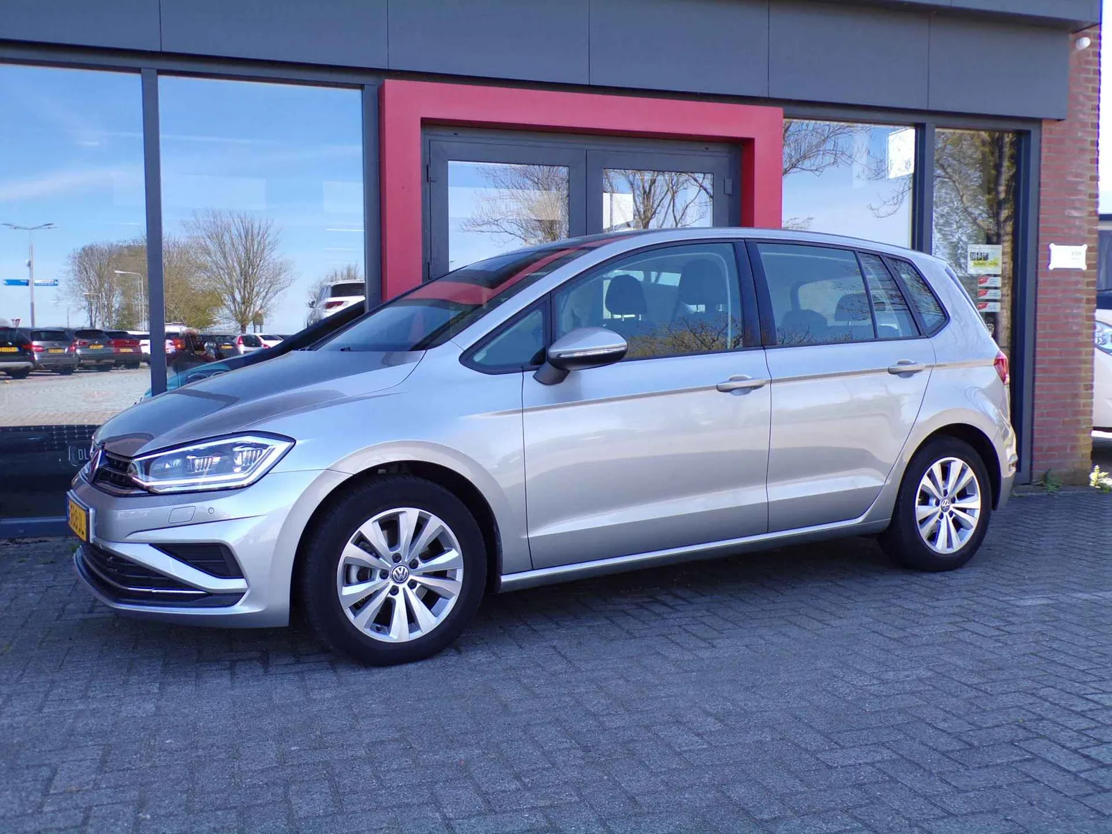 Volkswagen Golf Sportsvan (2018) — foto 1
