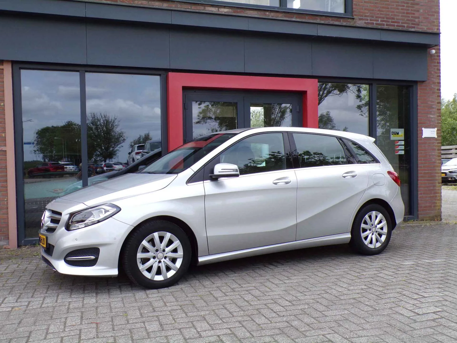 Mercedes-Benz B-Klasse (2017) — foto 1