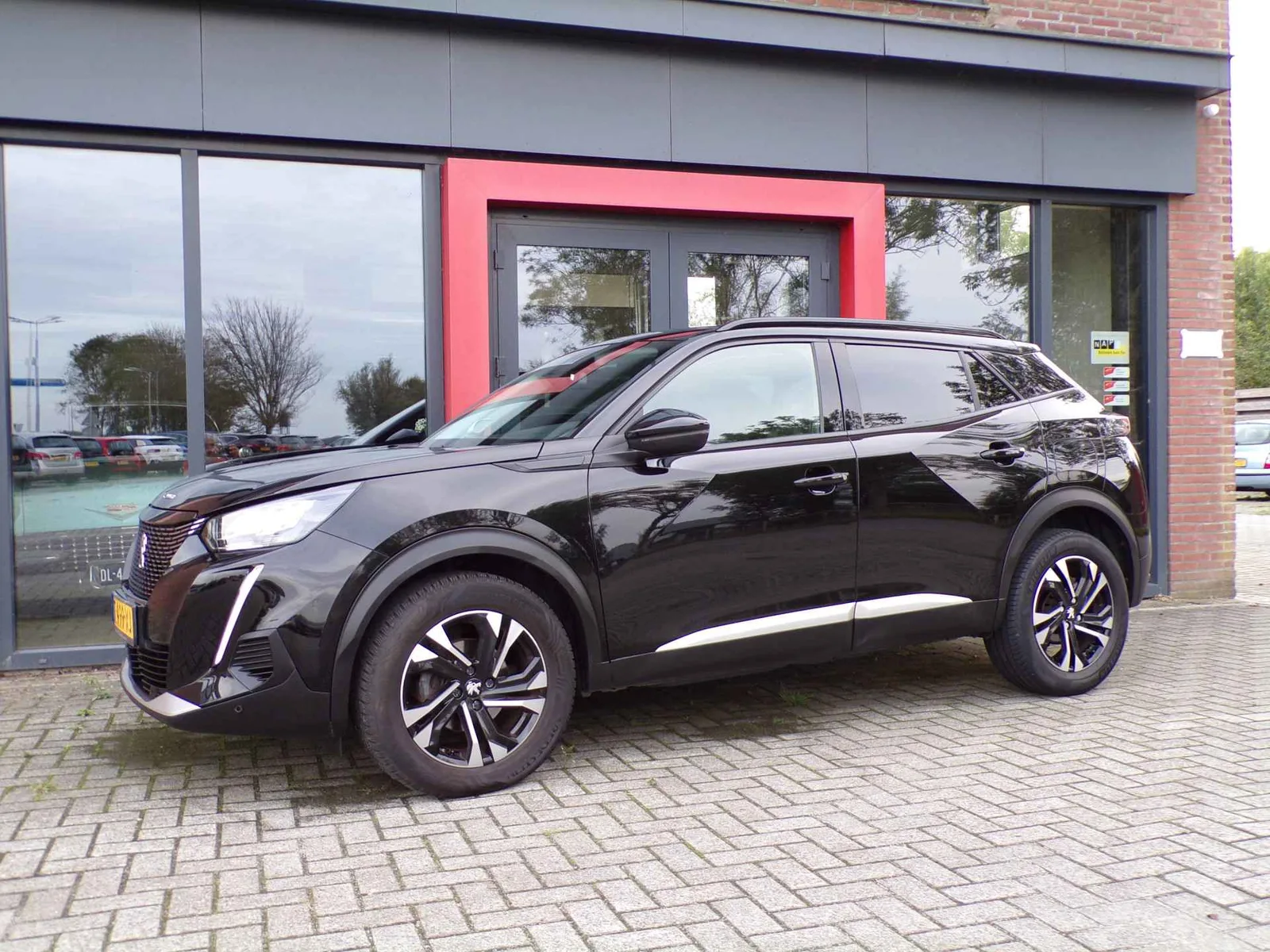 Peugeot 2008 (2020) — foto 1
