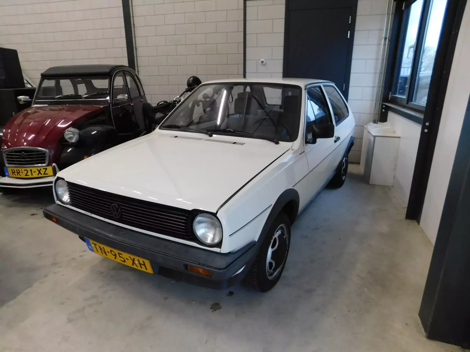Volkswagen Polo (1988) — foto 1