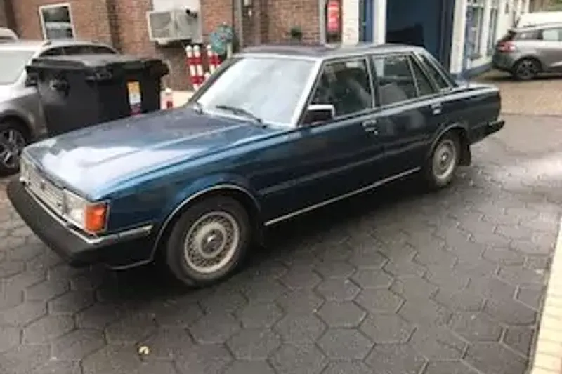 Toyota CRESSIDA (2000)