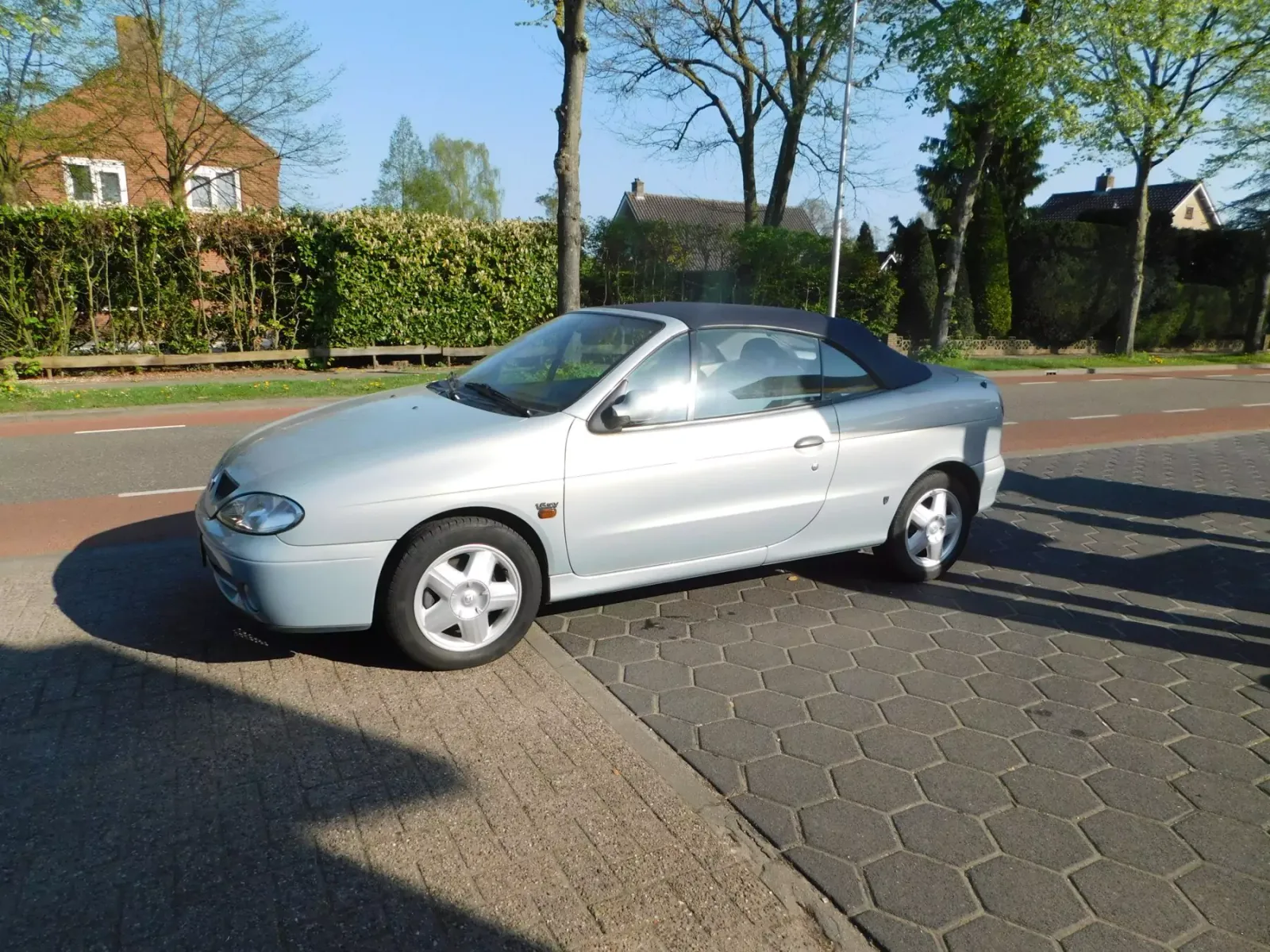 Renault Mégane (1999) — foto 1