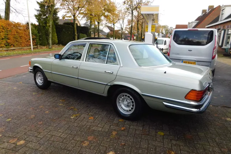 Mercedes-Benz 280 (1979)