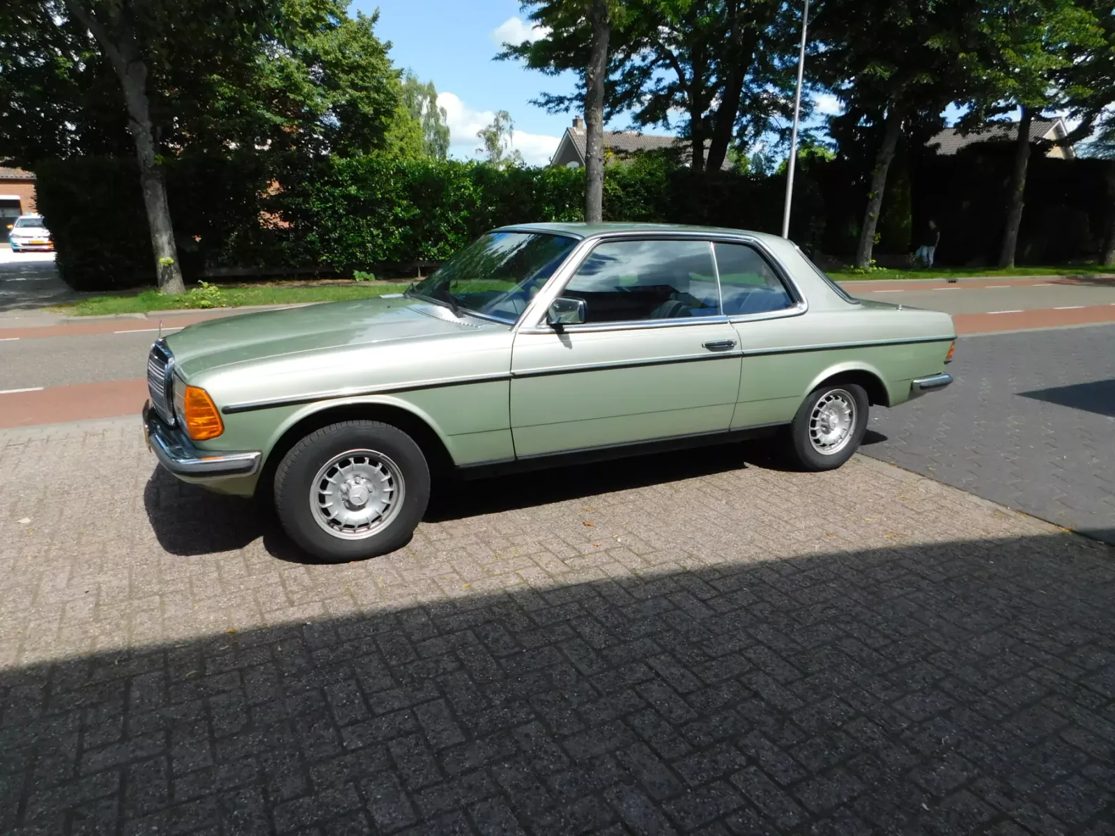 Mercedes-Benz 230C (1978) — foto 1