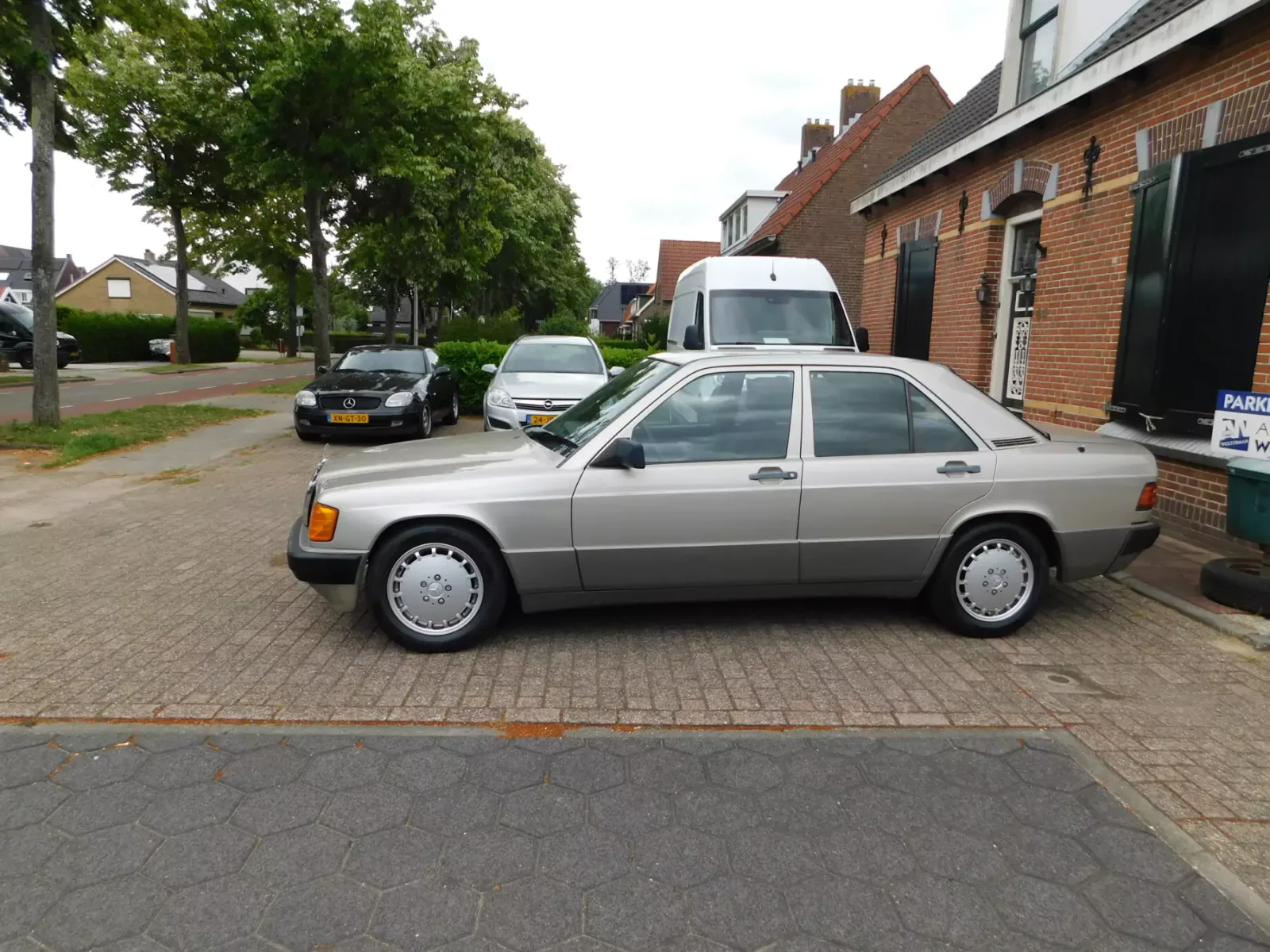 Mercedes-Benz 190-Serie (1989) — foto 1