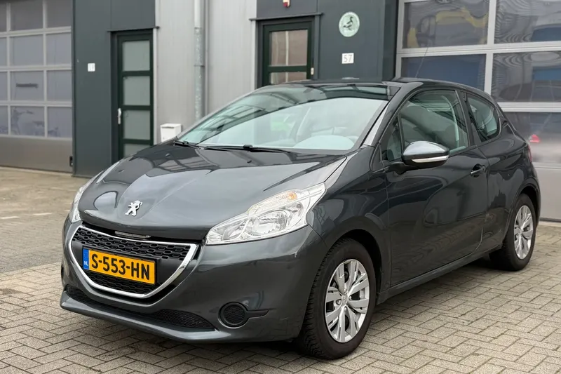 Peugeot 208 (2014)