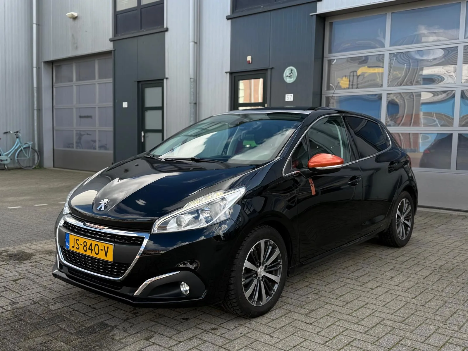 Peugeot 208 (2016) — foto 1