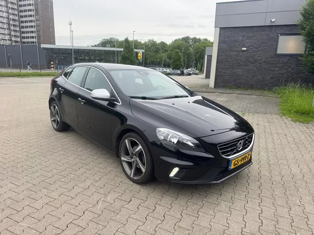 Volvo V40 (2015) — foto 1