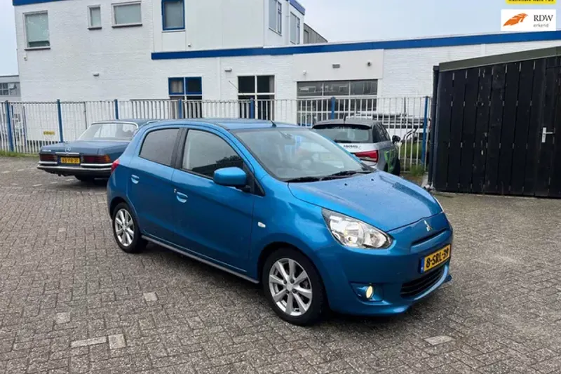 Mitsubishi Space Star (2013)