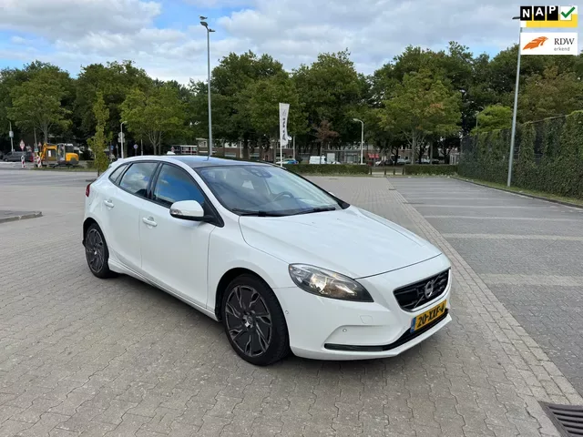 Volvo V40 (2012) — foto 1