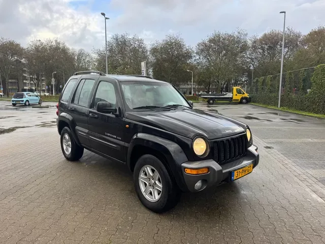 Jeep Cherokee (2004) — foto 1