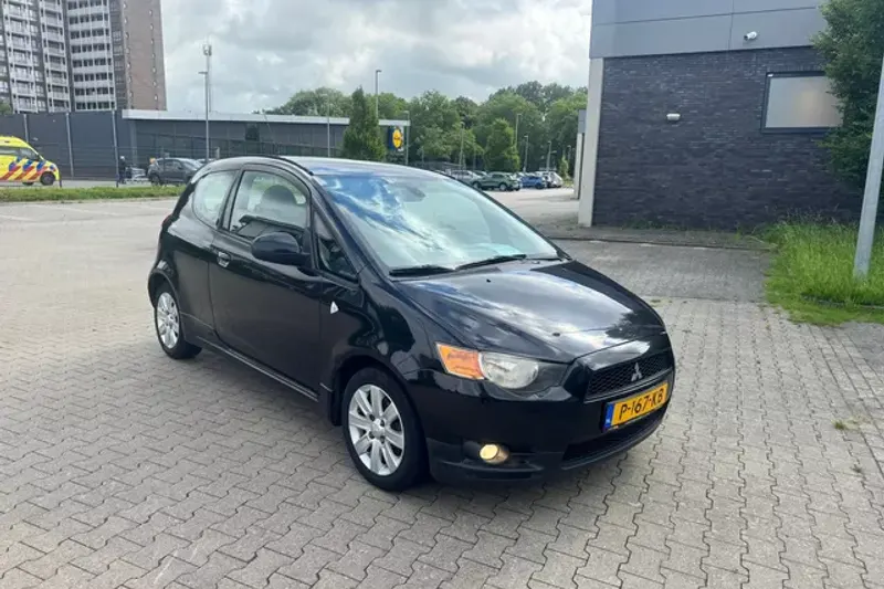 Mitsubishi Colt (2010)