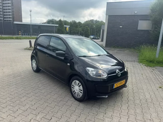 Volkswagen Up! (2014) — foto 1