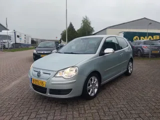 Volkswagen Polo (2010) — foto 1