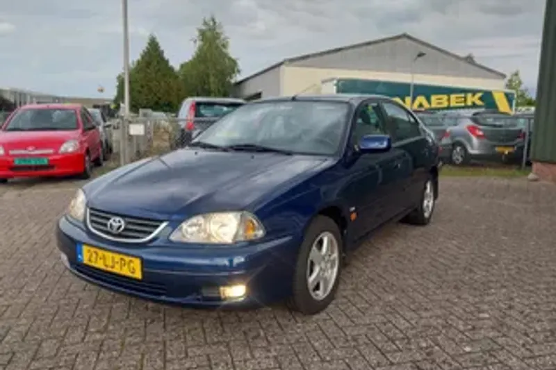 Toyota Avensis (2003)