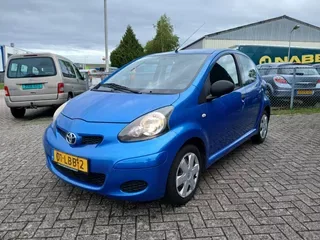 Toyota Aygo (2010) — foto 1