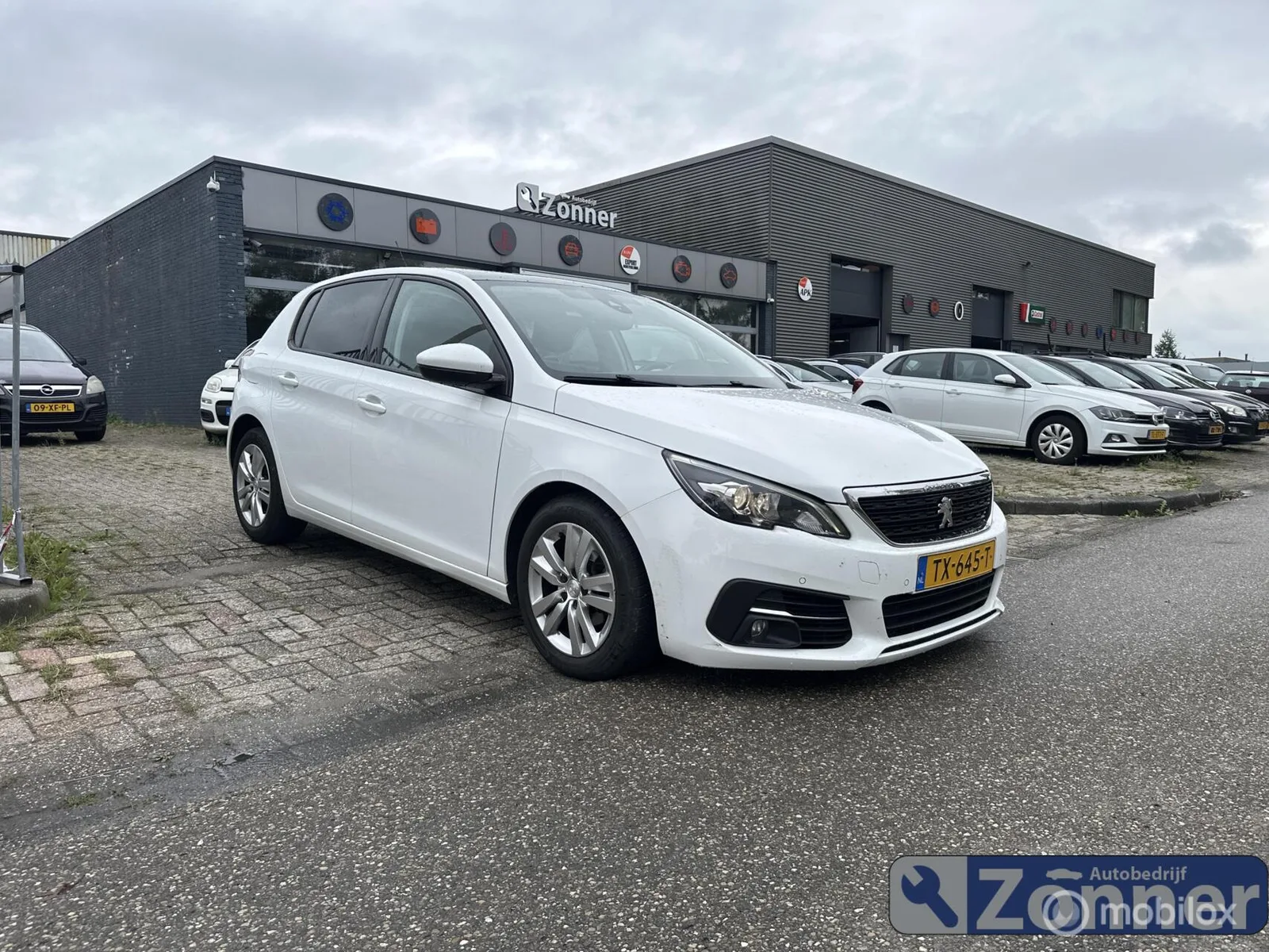 Peugeot 308 (2018) — foto 1