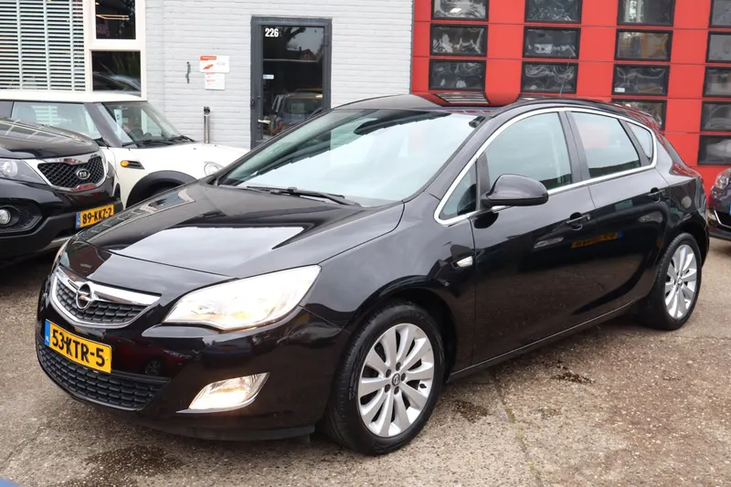 Opel Astra (2010)