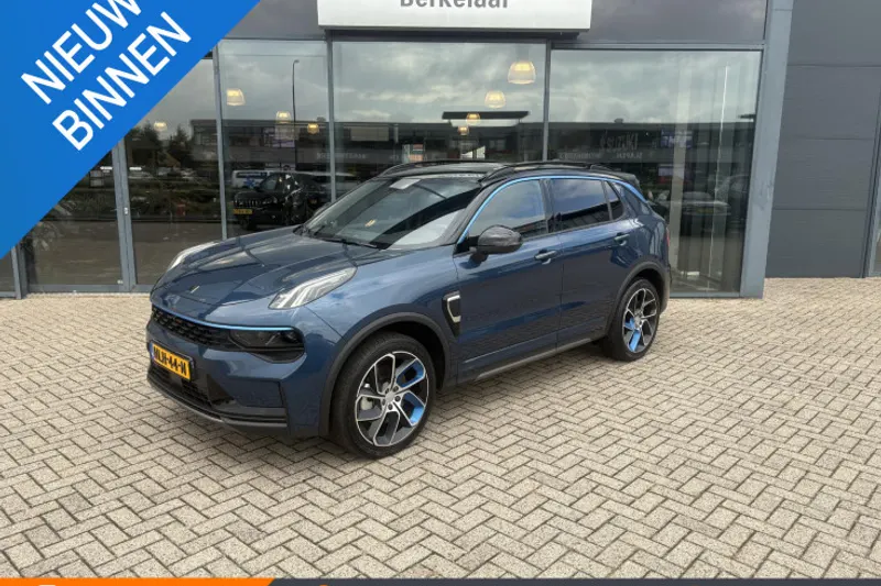 Lynk & Co 01 (2025)