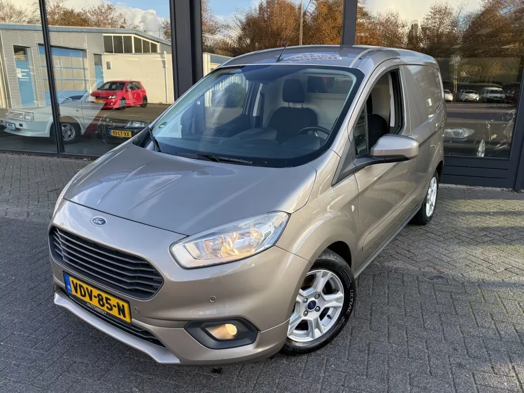 Ford Transit Courier (2020) — foto 1