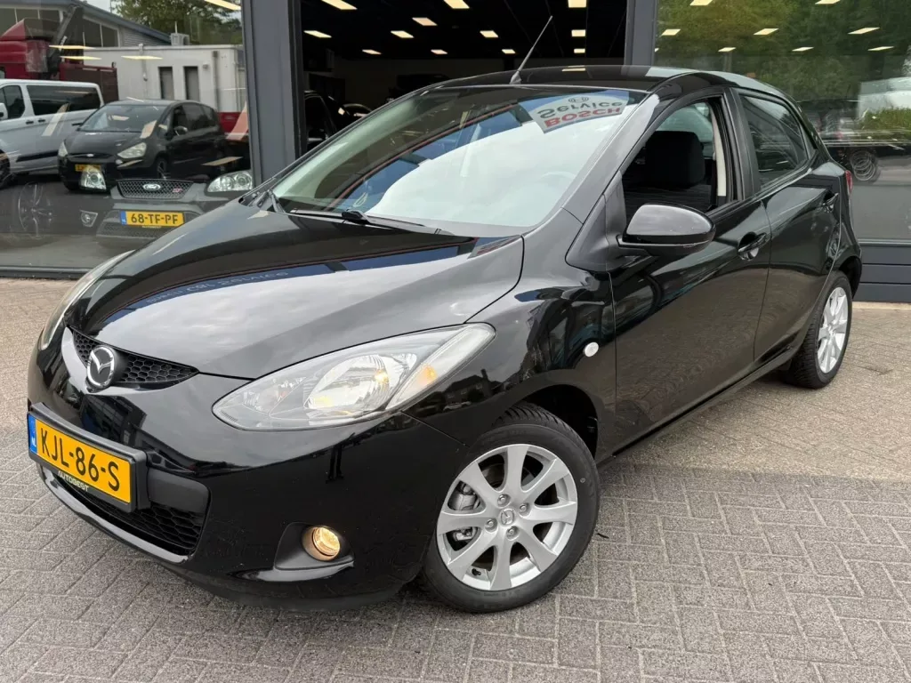 Mazda 2 (2009) — foto 1