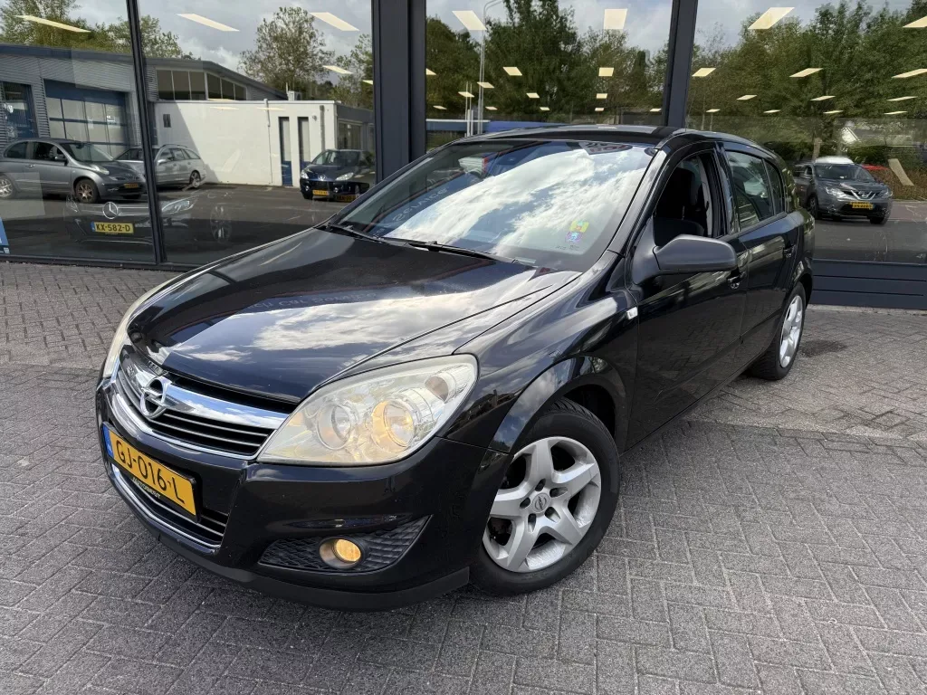 Opel Astra (2007) — foto 1