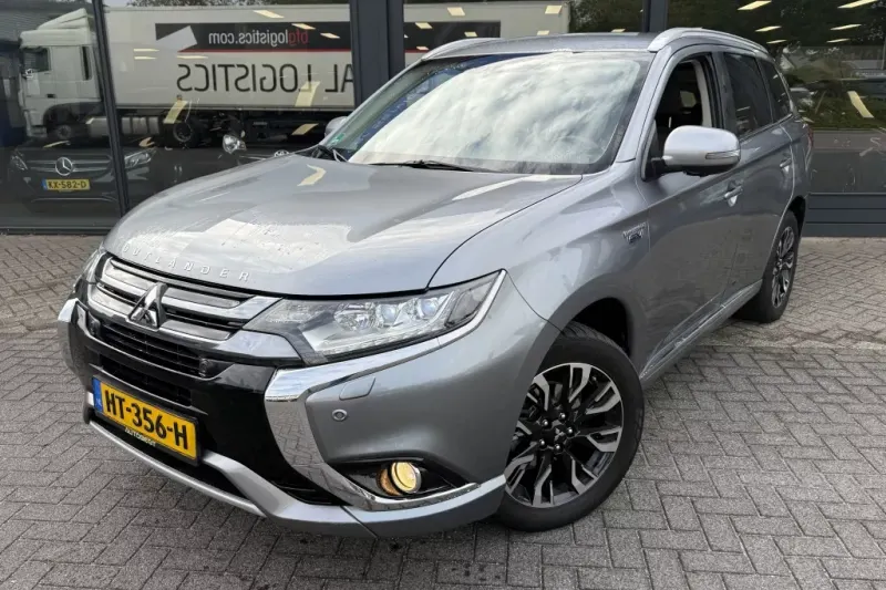 Mitsubishi Outlander (2015)