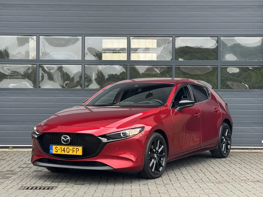 Mazda 3 (2023) — foto 1