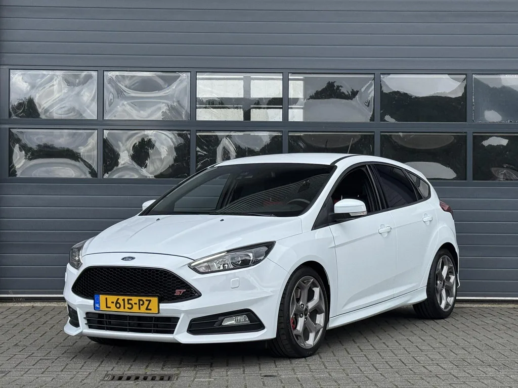 Ford Focus (2017) — foto 1